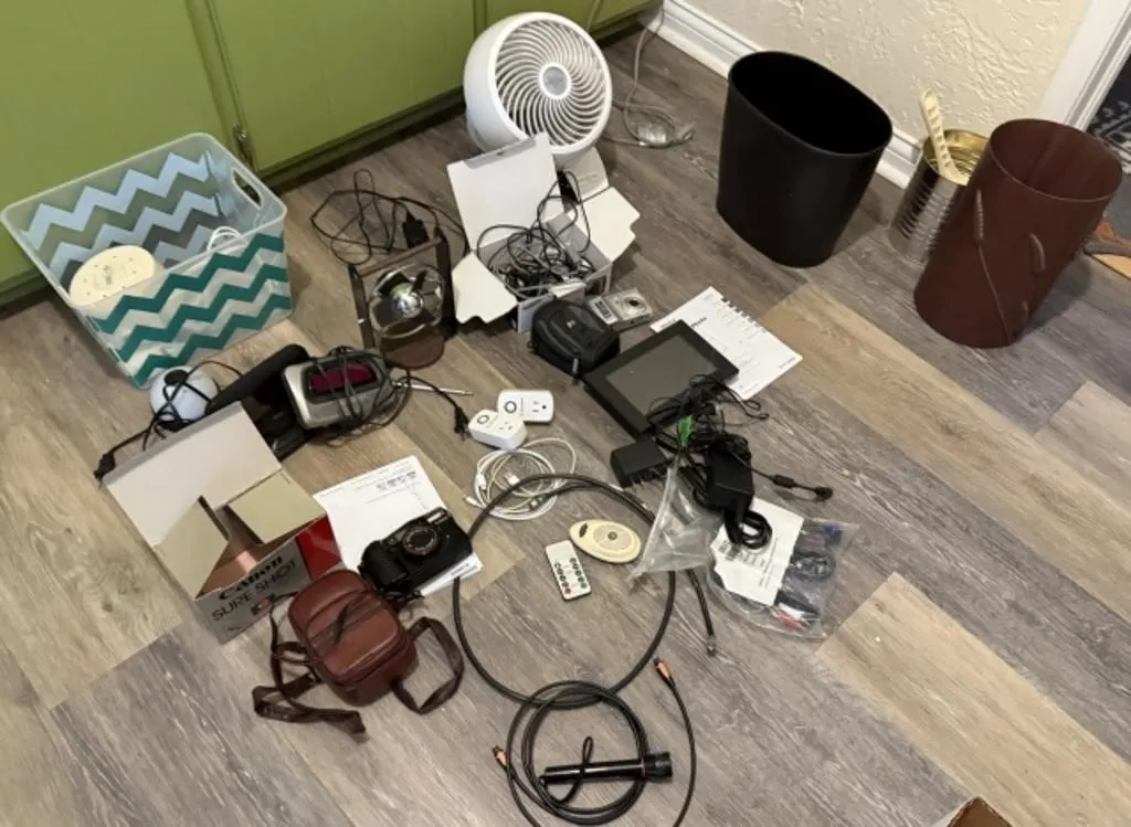 Cameras, Alarm Clock, Fan, Trashcans, Digital