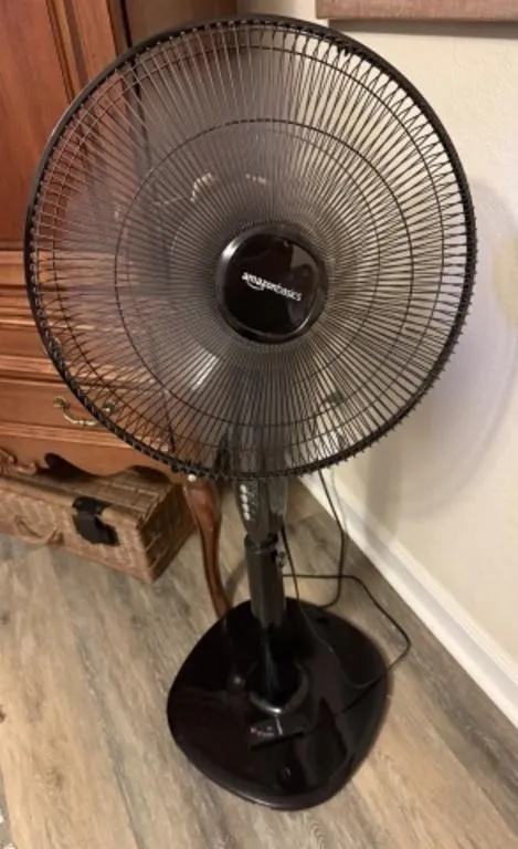 Amazon Basics Oscillating Floor Fan