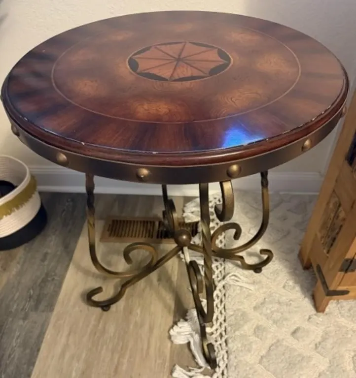 Round Vintage Style Accent Table