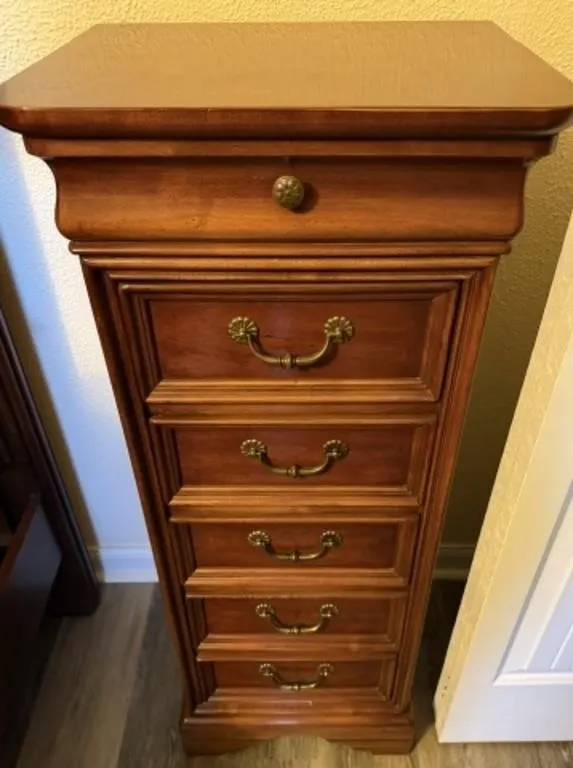 Lexington Wooden Lingerie Chest