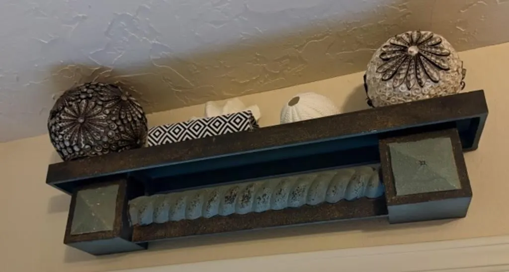 Wall Shelf w/ Misc. D�cor