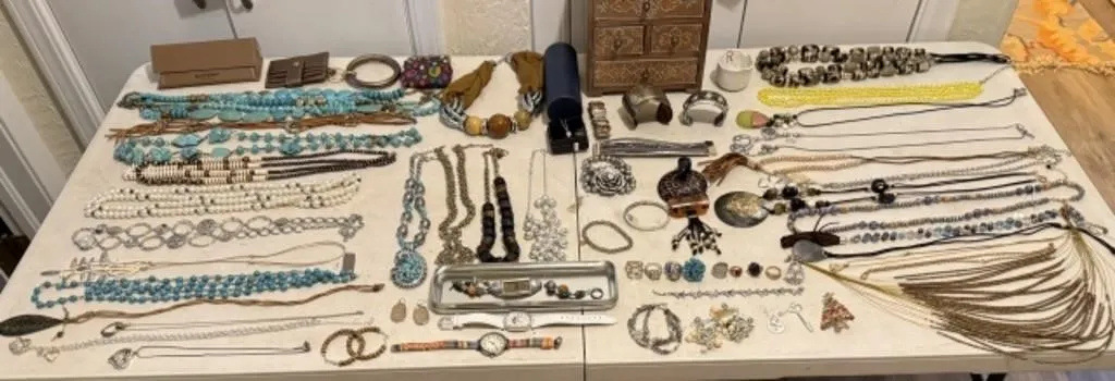 31+/- Necklaces, 10+/- Bracelets, 9+/- Rings,