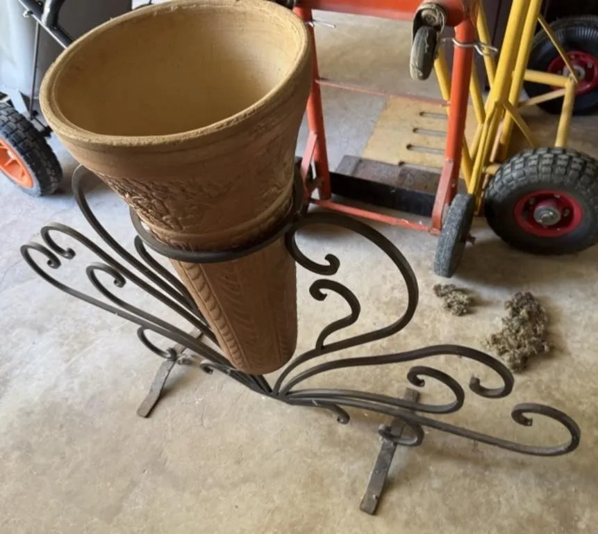 Metal Pot Holder