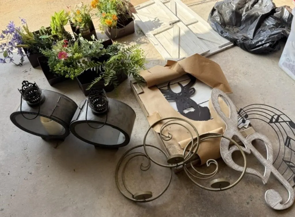 Small Planters w/ Artificial Flowers,