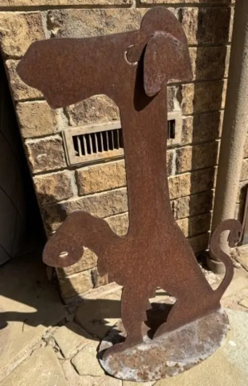 Metal Dog Garden D�cor