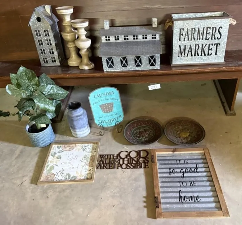 Misc. Farm D�cor