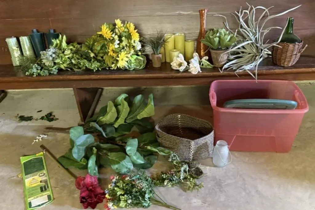 Artificial Flowers/Plants, Basket, Artificial