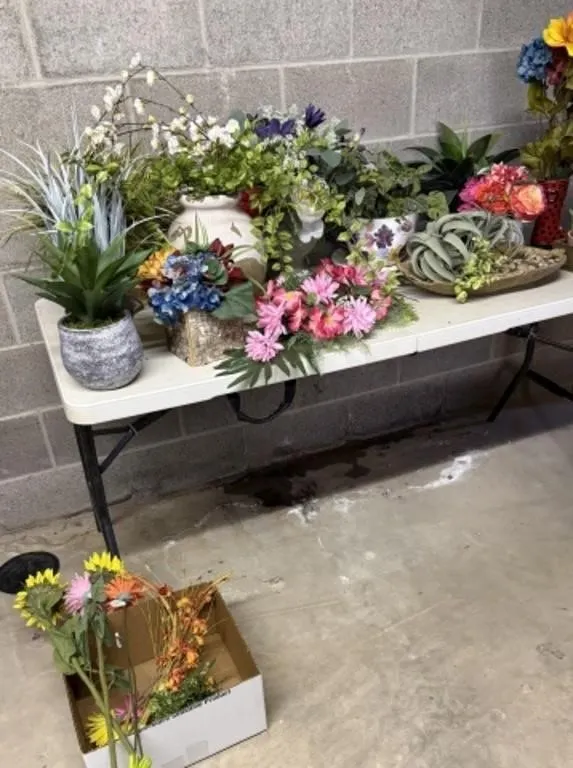 Artificial Plant/Flower Arrangements