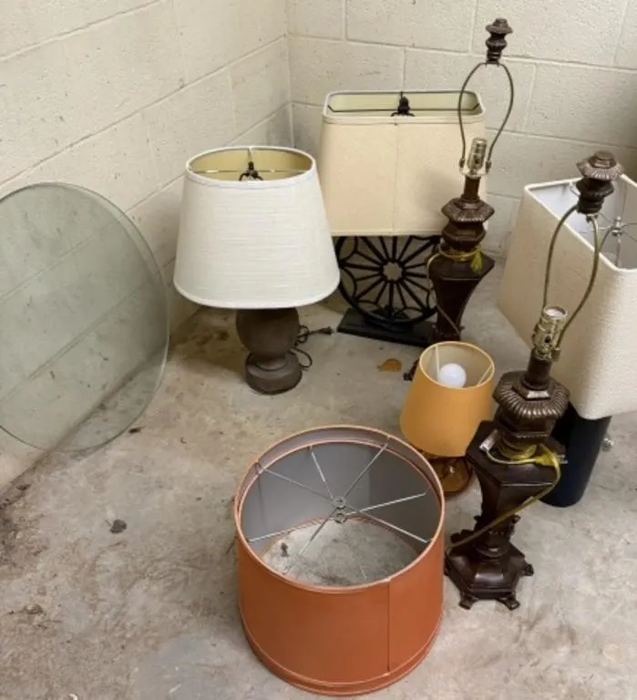 6+/- Table Lamps, 1 Round Glass Piece