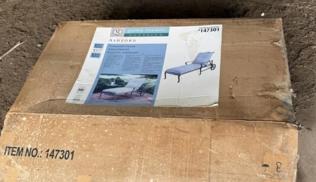 Ashford Cushioned Chaise