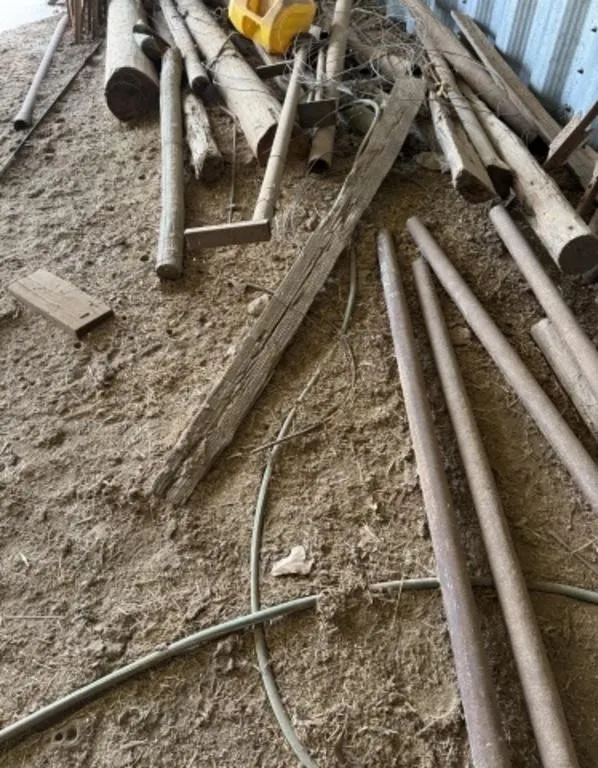 Wood & Metal Posts