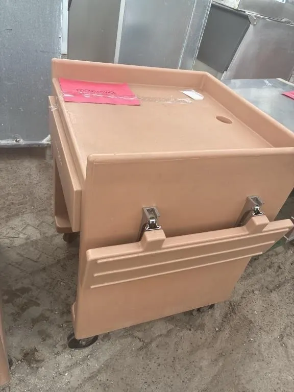 X1 PLASTIC CAMCO CASHIER STAND