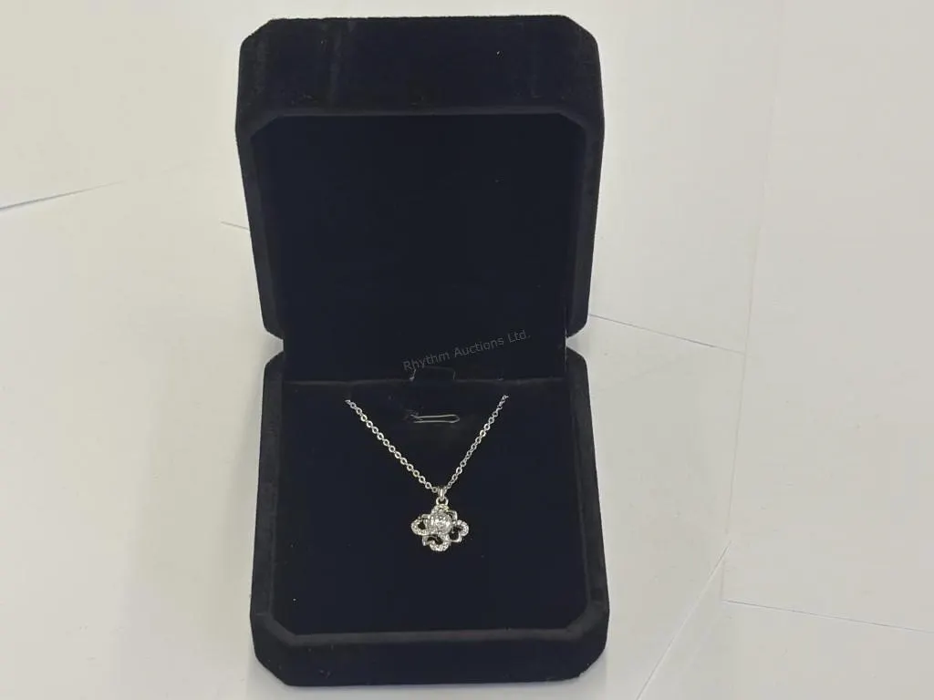 Unused 925S 0.5ct Four Leaf Clover Necklace
