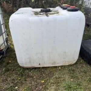 White Poly 1000 L Tote