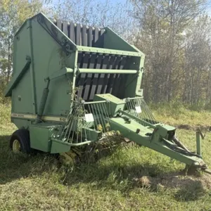 John Deere (JD) 510 Round Baler