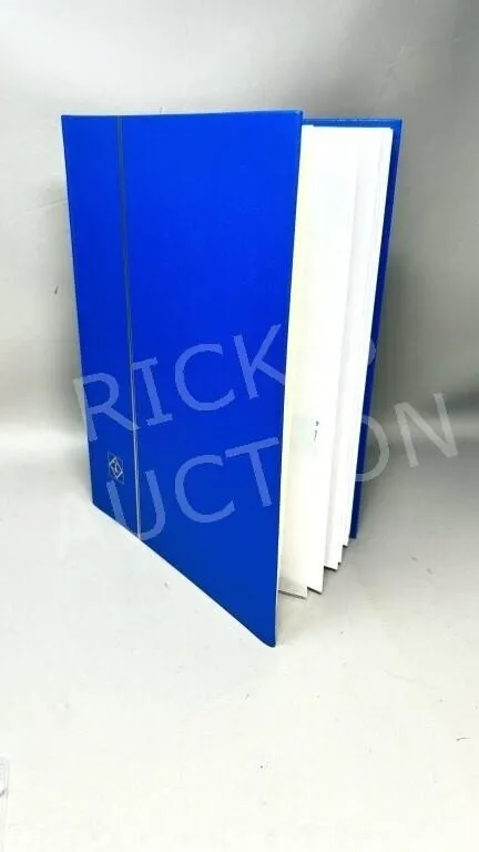 8 pages world Queen Elizabeth stamp in binder