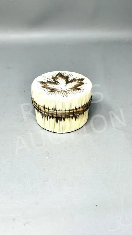 Canadian Maple leaf birch bark & quill box