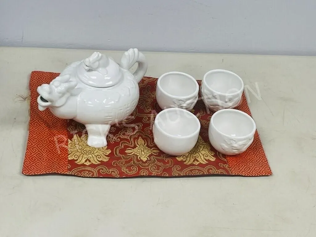 ceramic Dragon theme teapot w/ 4 cups