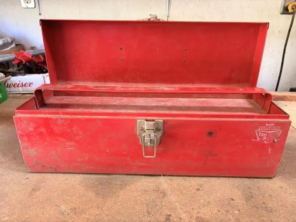 Toolbox 19 x 6 x 7"