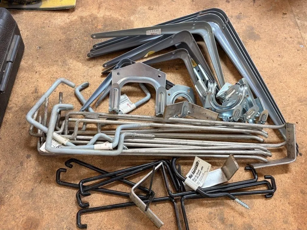 Brackets/Hangers