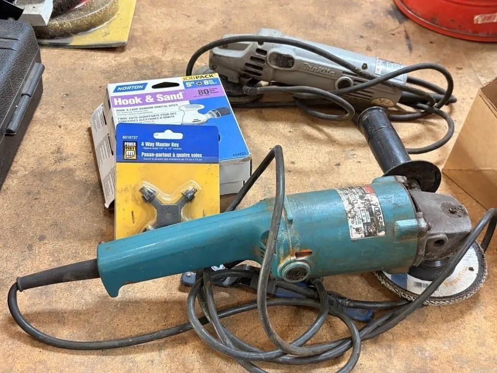 Makita Disc Grinders w/Access