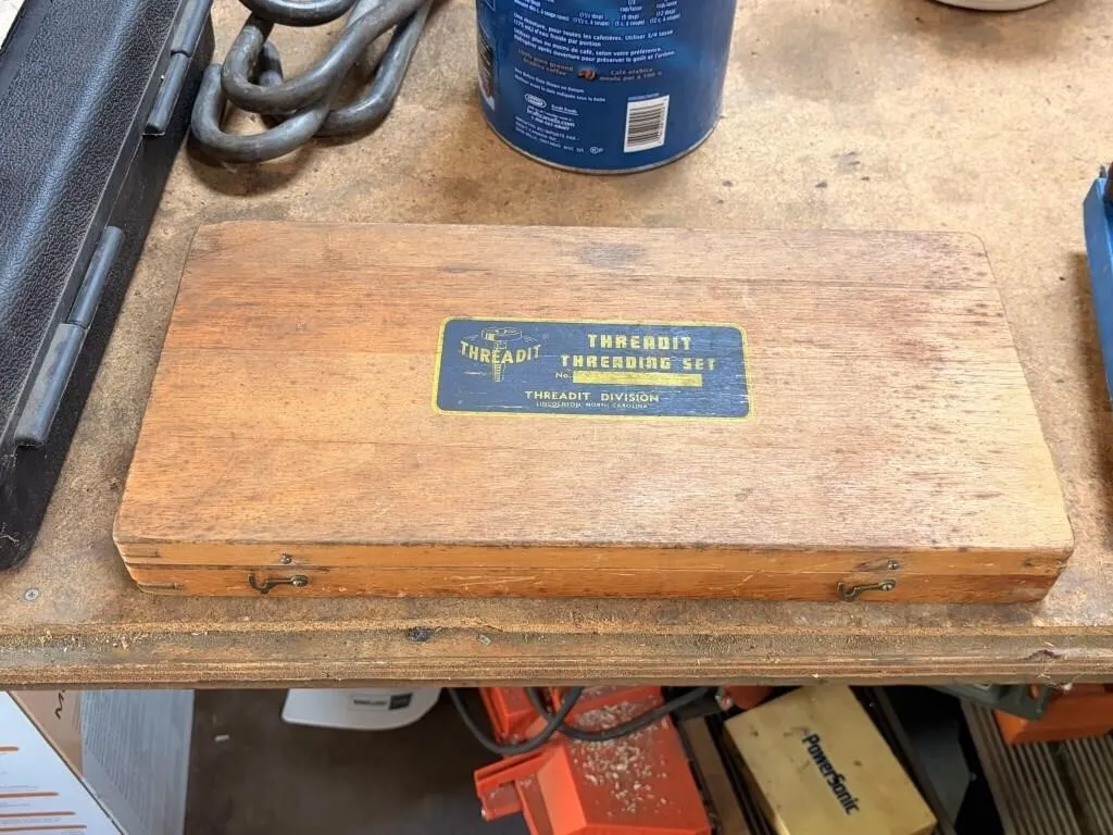 Vintage THREAD-IT threading set