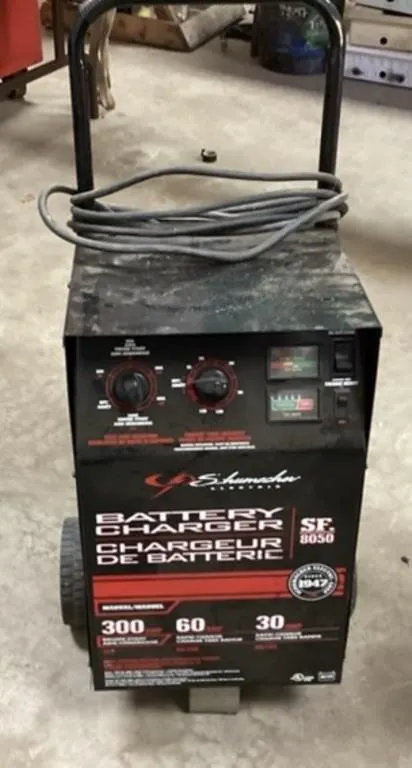 Like new Schumacher SF8050 300-30 amp