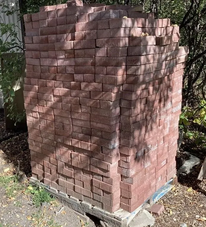 Approx 2200 patio blocks