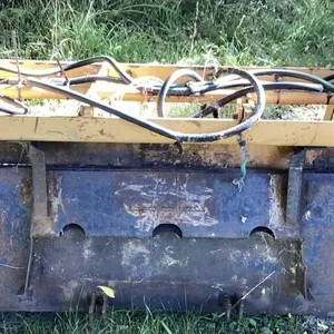 5 ft. bucket with grapple fits NH skid steer