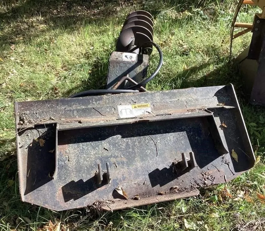Post hole auger to fit NH skid steer