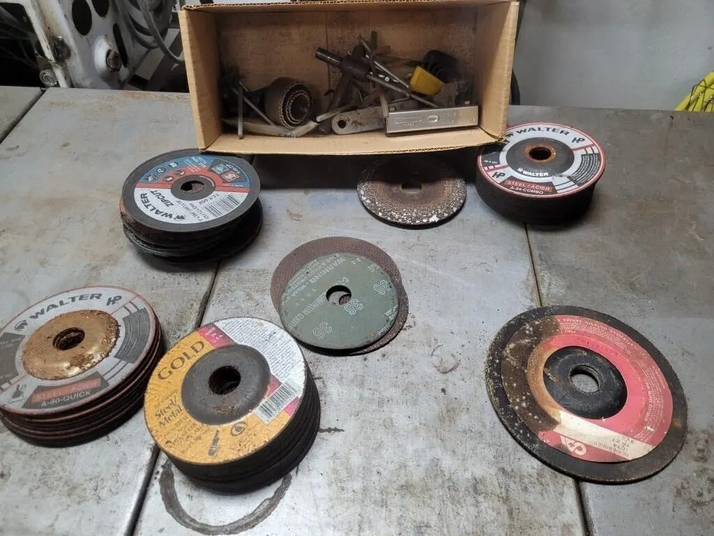 Assorted Grinding /Cutting Discs ,Hole Saw &