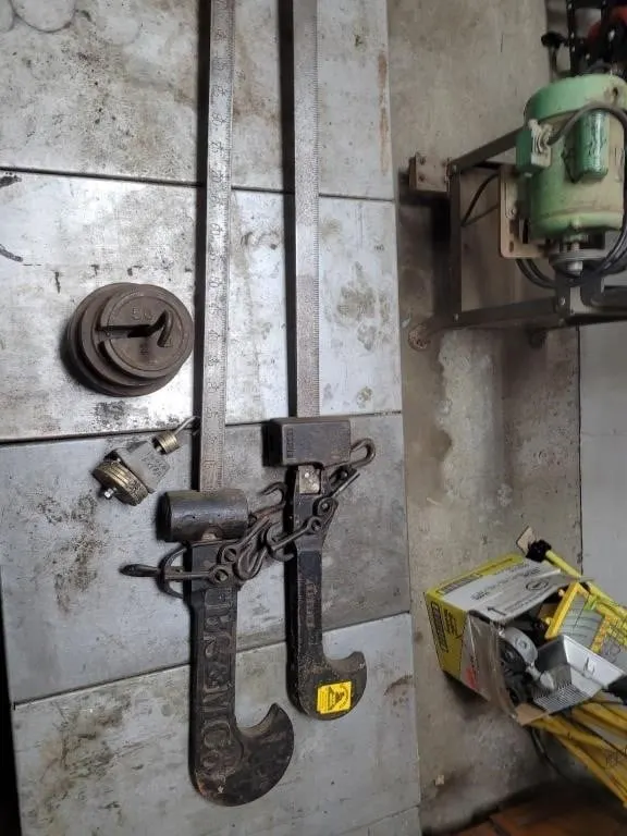 Vintage BS&M Co Hanging Scales