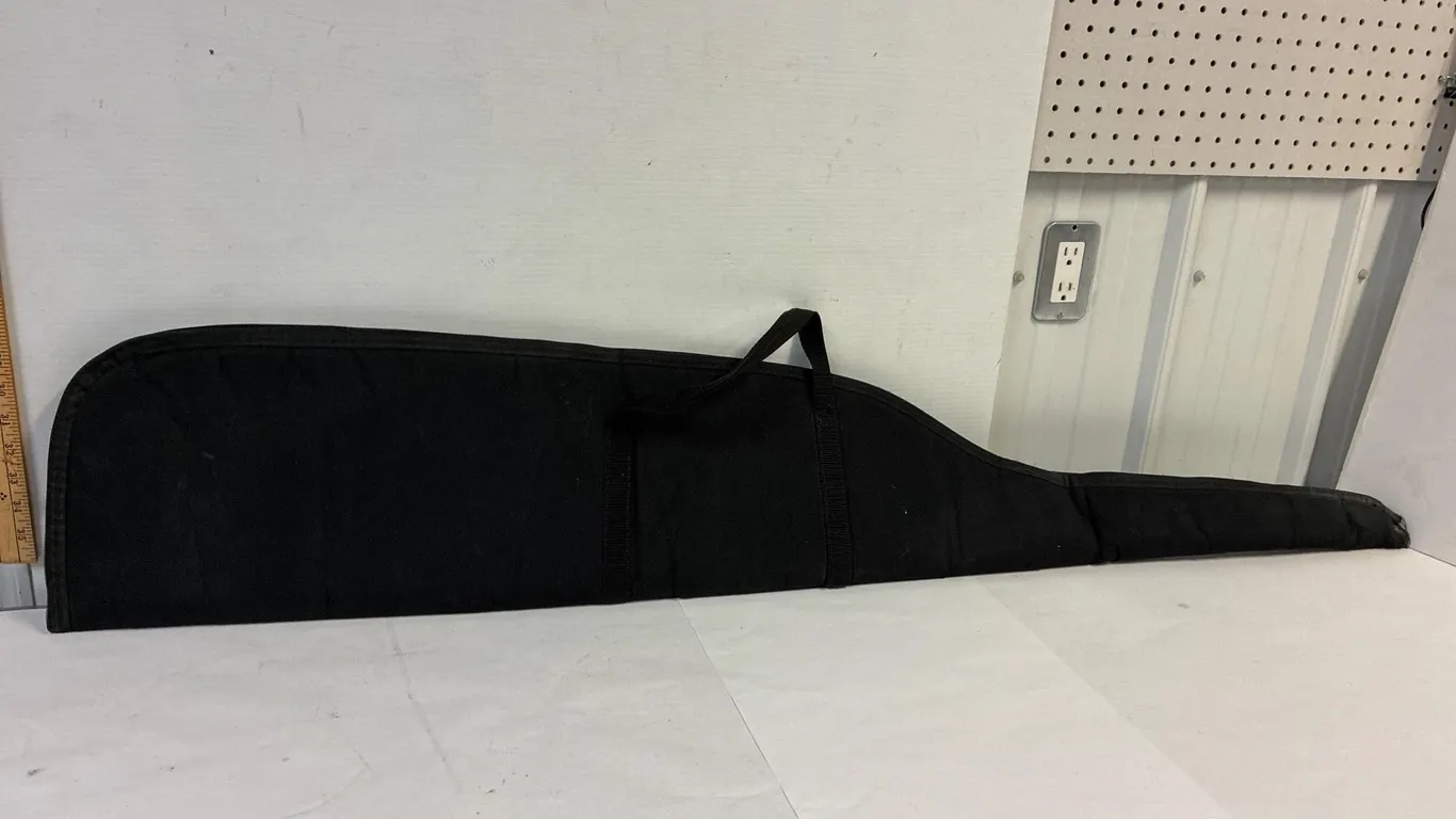 Canvas gun case. Good zipper. 51”