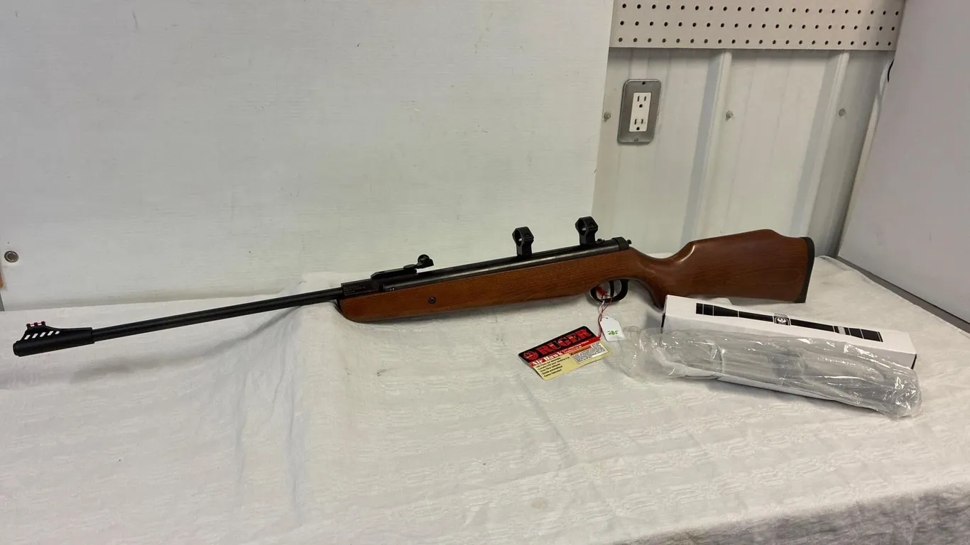 Ruger Pellet Gun with scope. Like new.