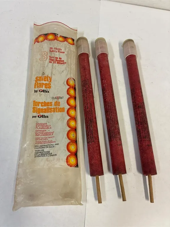 20 minute safety flares.