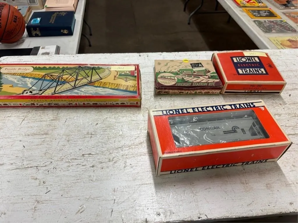 Lionel Trains Kits/Sets