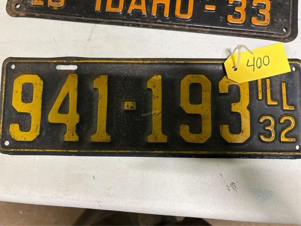 Illinois 32 License Plate