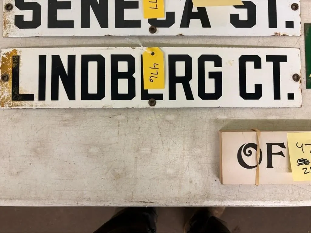 Lindberg Ct Street Sign