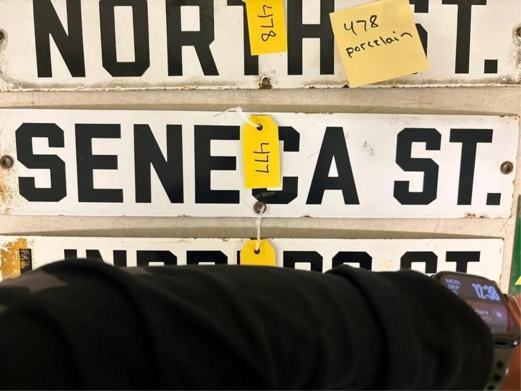 Seneca St Street Sign