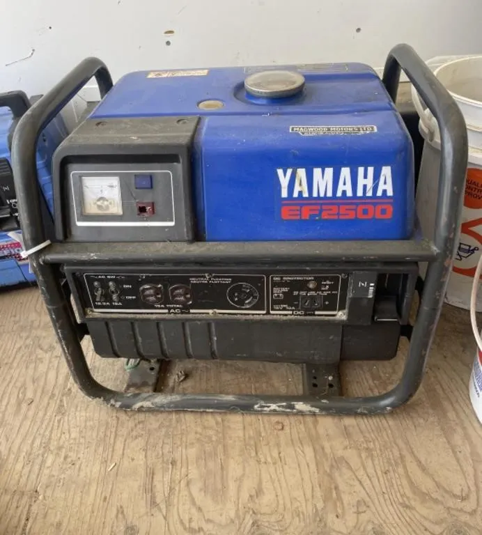 Yamaha EF2500 Generator