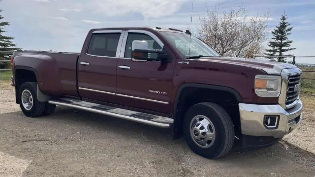 2016 GMC Duramax 3500 HD Crew Cab 4WD LWB Truck