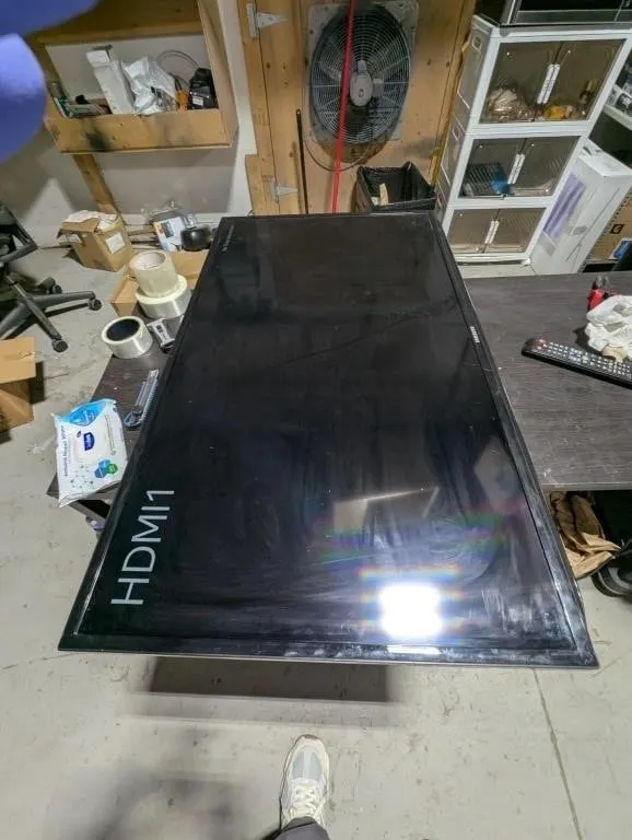 Flate Screen TV 46"'