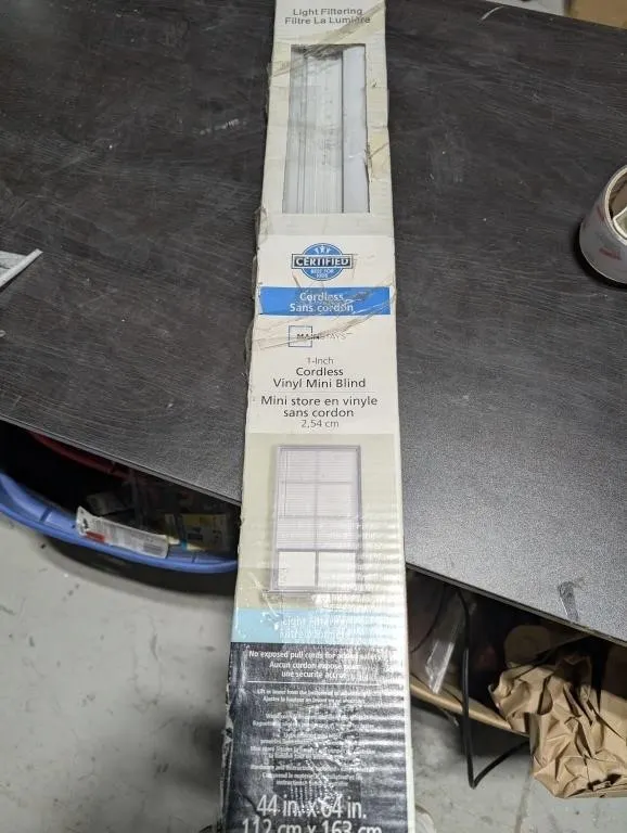 Mainstays 1-Inch Cordless Vinyl Mini Blind measurs