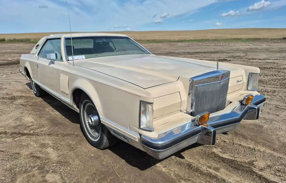 1978 Lincoln Continental Mark V Car
UNRESERVED