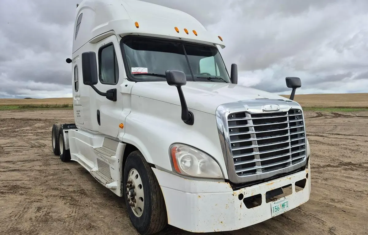 2015 Freightliner Cascadia T/A Sleeper Semi Truck
UNRESERVED
