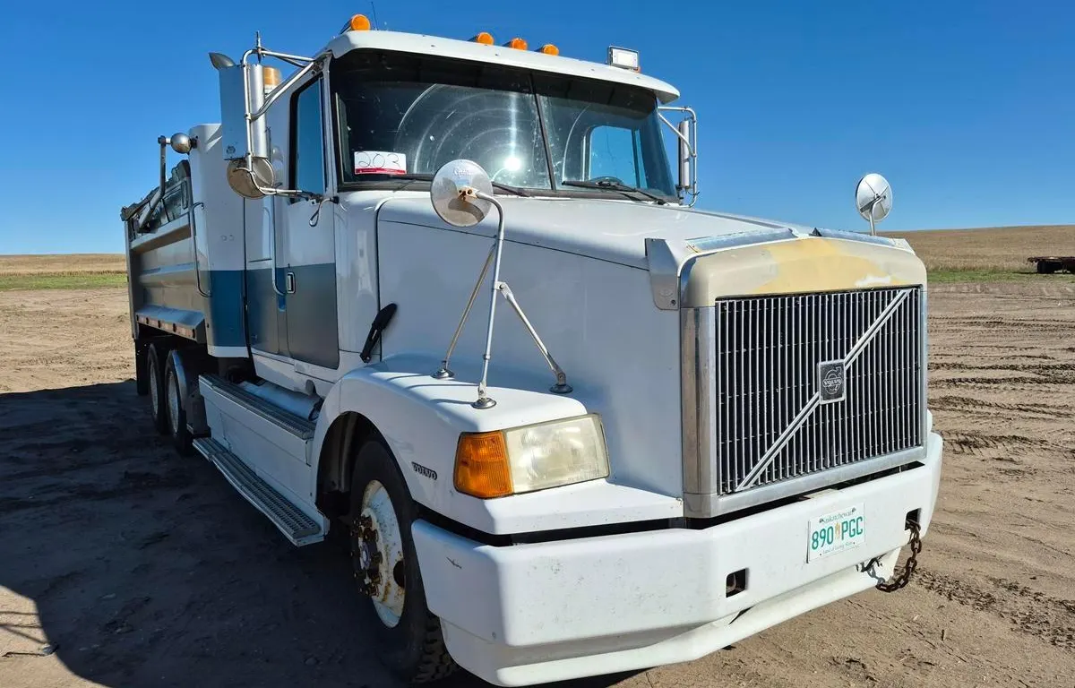 1997 Volvo T/A Dump Truck
UNRESERVED