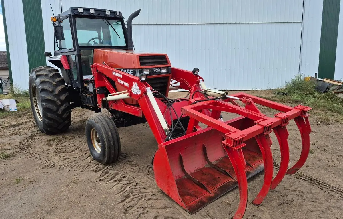 1980 Case IH 2294 Tractor w/ Loader
UNRESERVED