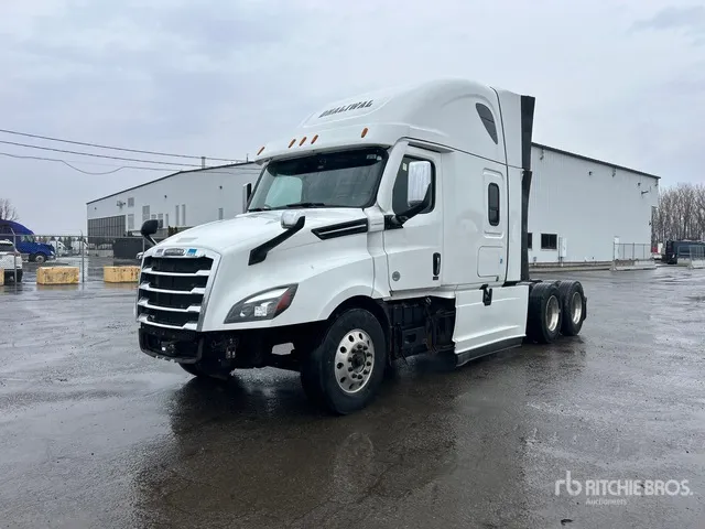 2022 Freightliner Cascadia 126 6x4 T/A Sleeper Truck Tractor