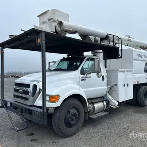 2012 Ford F-750 Chipper Truck