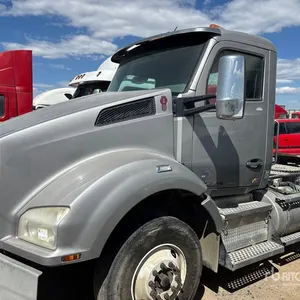 2019 Kenworth T880 S/A Day Cab Truck Tractor